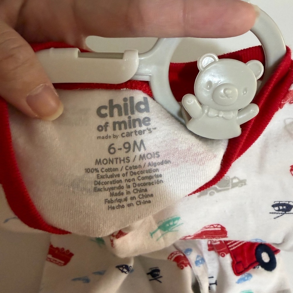 ❤️ BUNDLE 4/$20 Carter's White Footie with Red and Blue Car Print - Picture 3 of 3